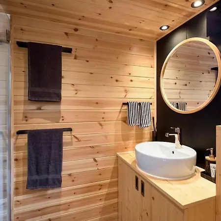 Tiny Blackandwood 르뒤